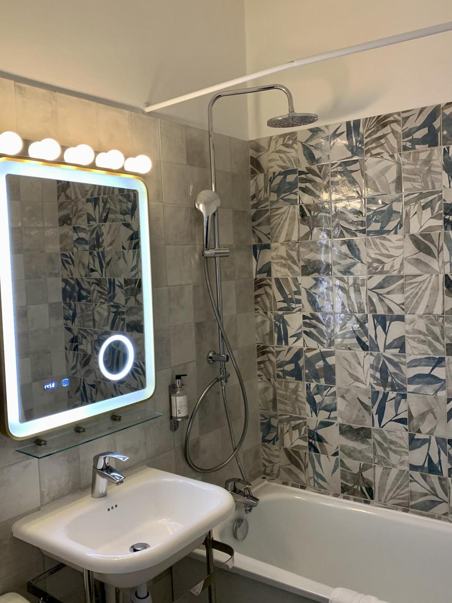 Ambassadeur Hotel - Cherbourg Port De Plaisance Dış mekan fotoğraf