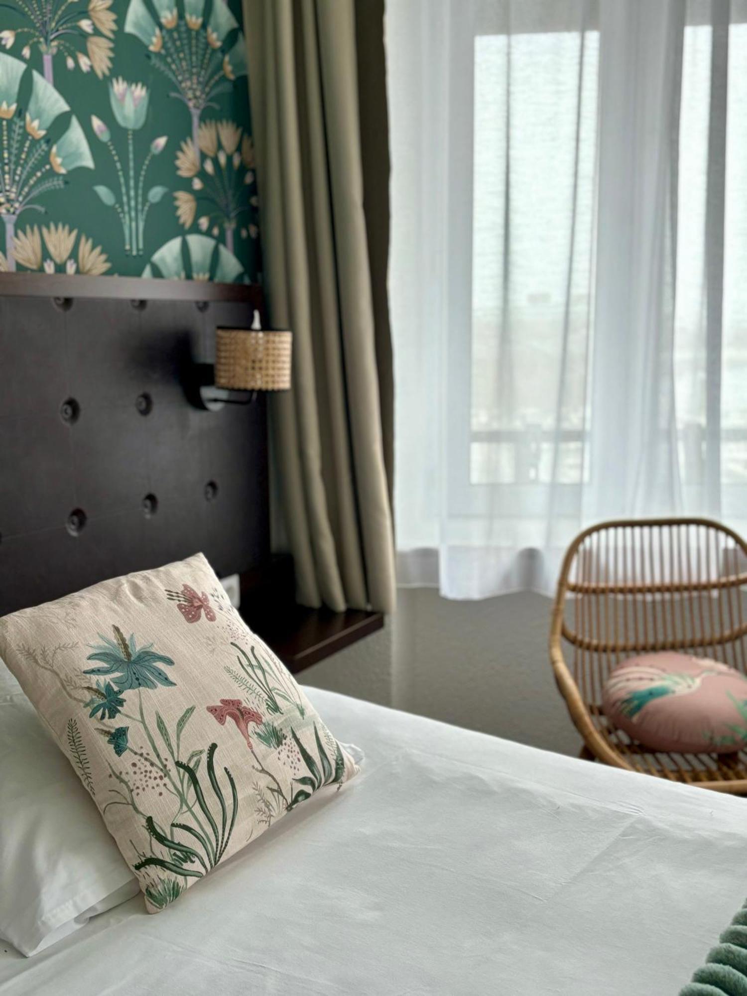 Ambassadeur Hotel - Cherbourg Port De Plaisance Dış mekan fotoğraf